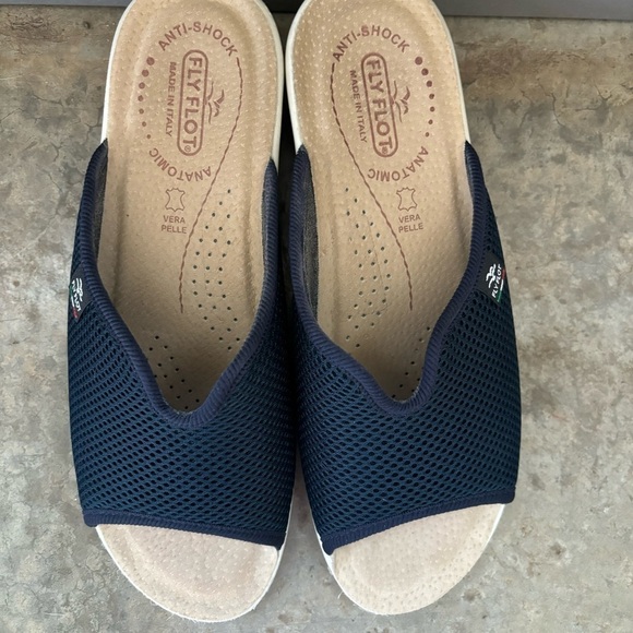 Fly Flot Slip On Sandals Size 8 - Picture 2 of 13